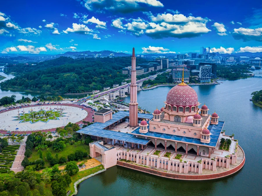 aerial-view-of-putra-mosque-putrajaya-city-centre-lake-sunset-putrajaya