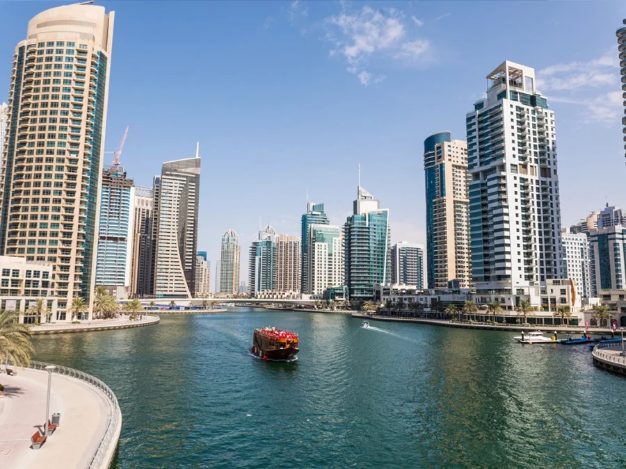 modern-city-of-the-luxury-center-dubai